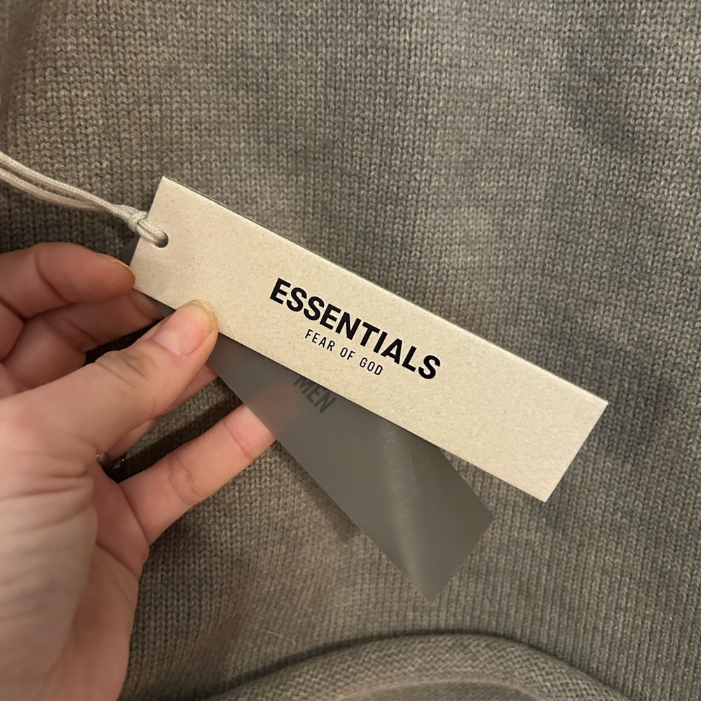 NWT Essentials Fear of God Hoodie Sweater - Picture 5 of 8